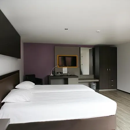 Au Royal Hotel
